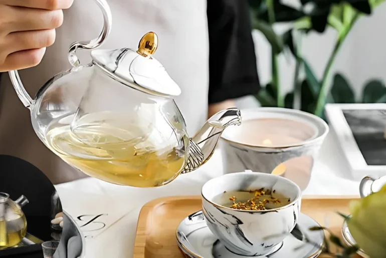 teekanne mit stövchen